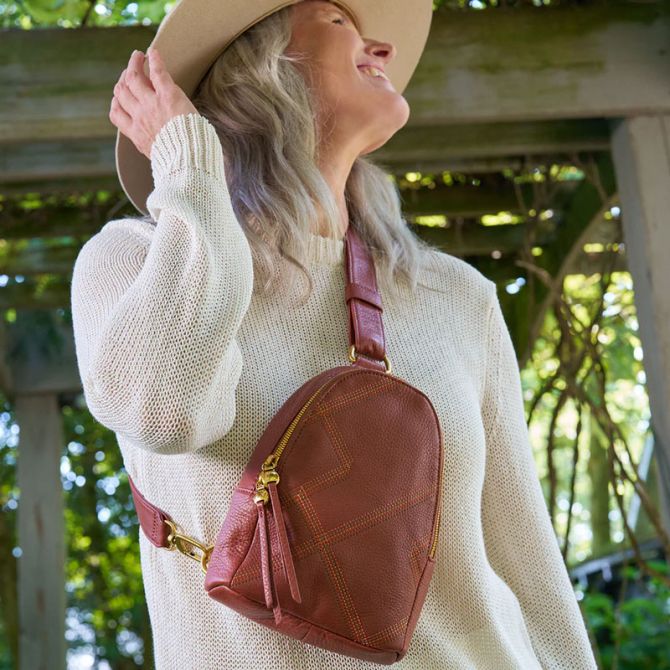HOBO Fern Sling with Gold Hardare Fern Sling in Pebbled Leather - Taupe – HOBO main image 2