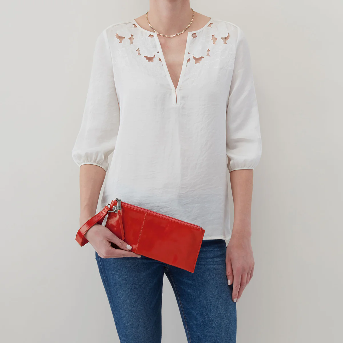 HOBO Vida Wristlet, Grenadine