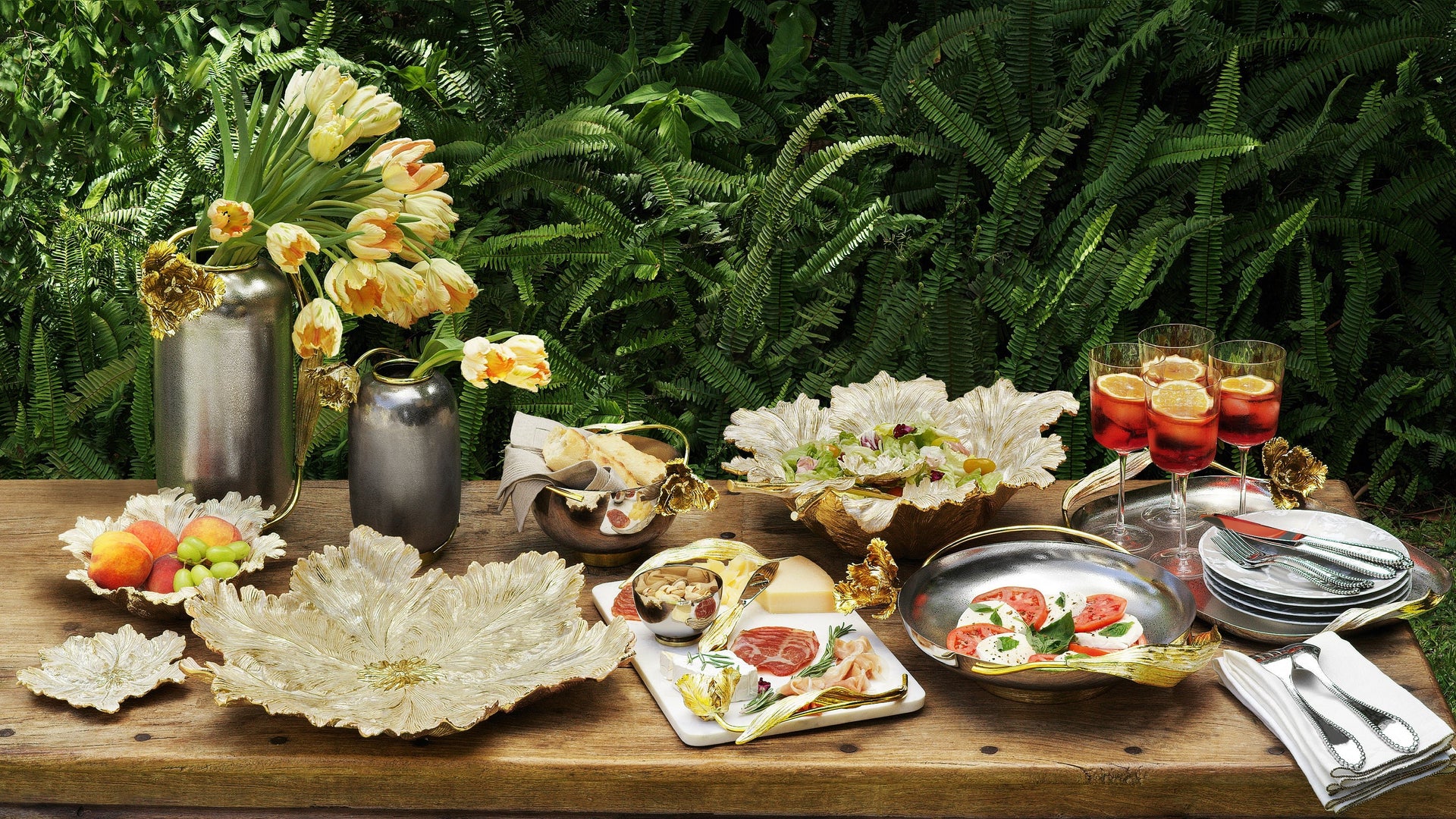 Michael Aram Tulip White Tray, Centerpiece