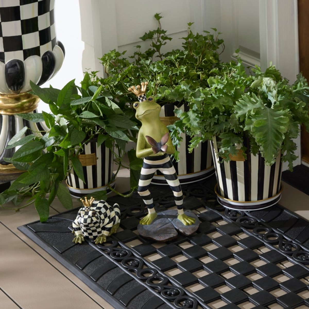 MacKenzie-Childs Courtly Fergal The Frog With Butterfly Décor Statue