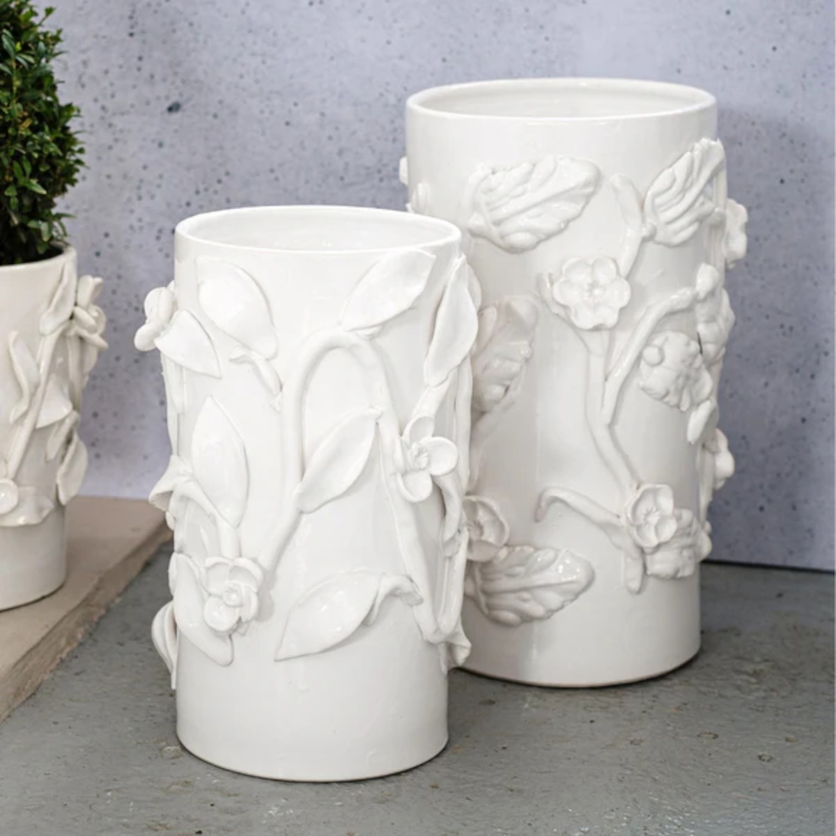 Vietri Bougainvillea Garden White Cachepot, Large