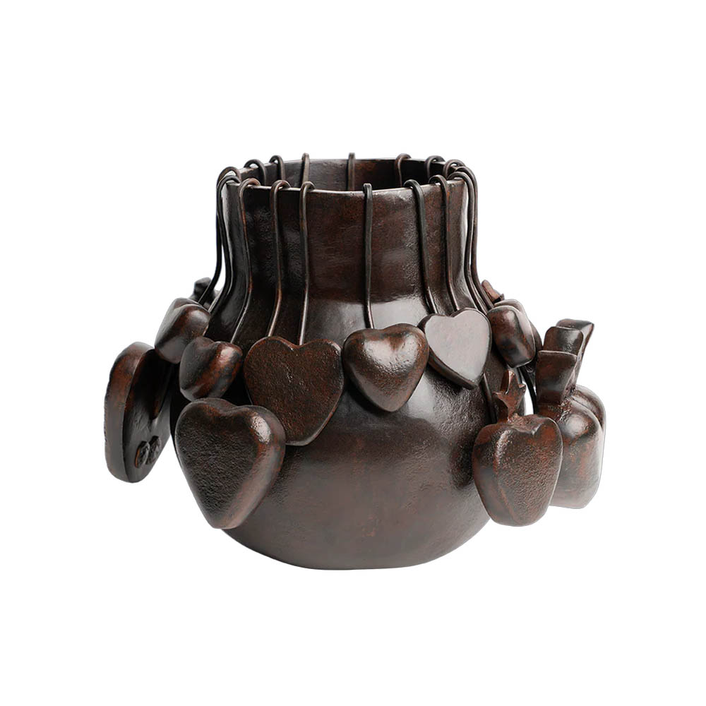 Jan Barboglio Frijolero con Corazon Vase