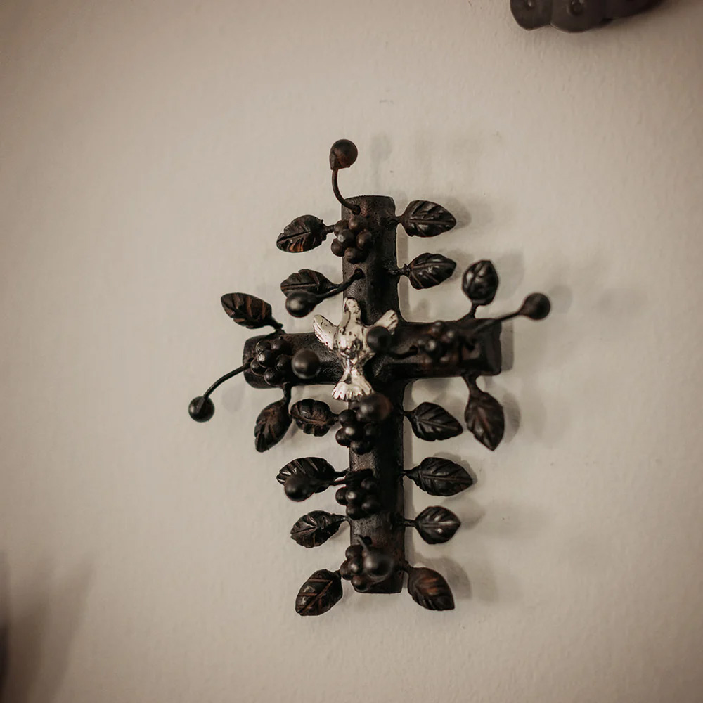 Jan Barboglio Paz Cross