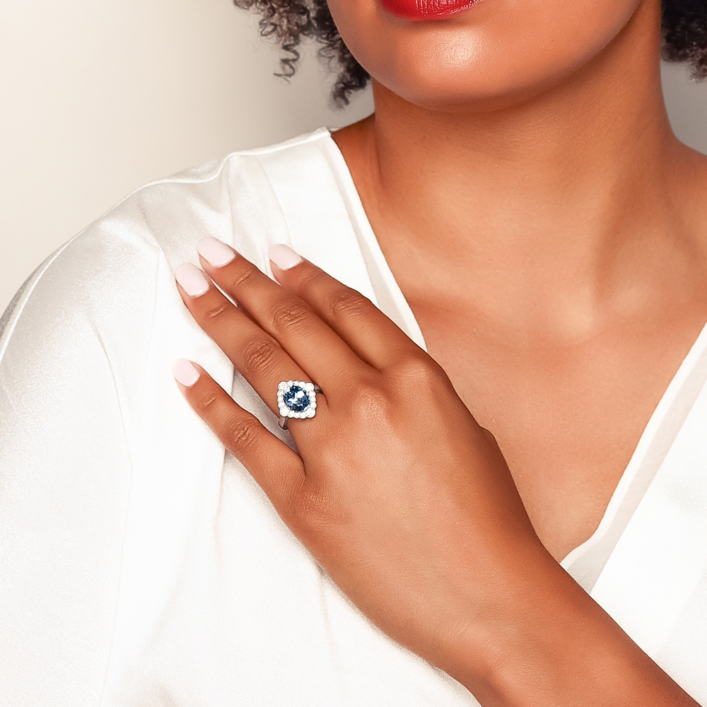 Oval Aquamarine Ring with Diamond Scalloped Milgrain Halo in White Gold