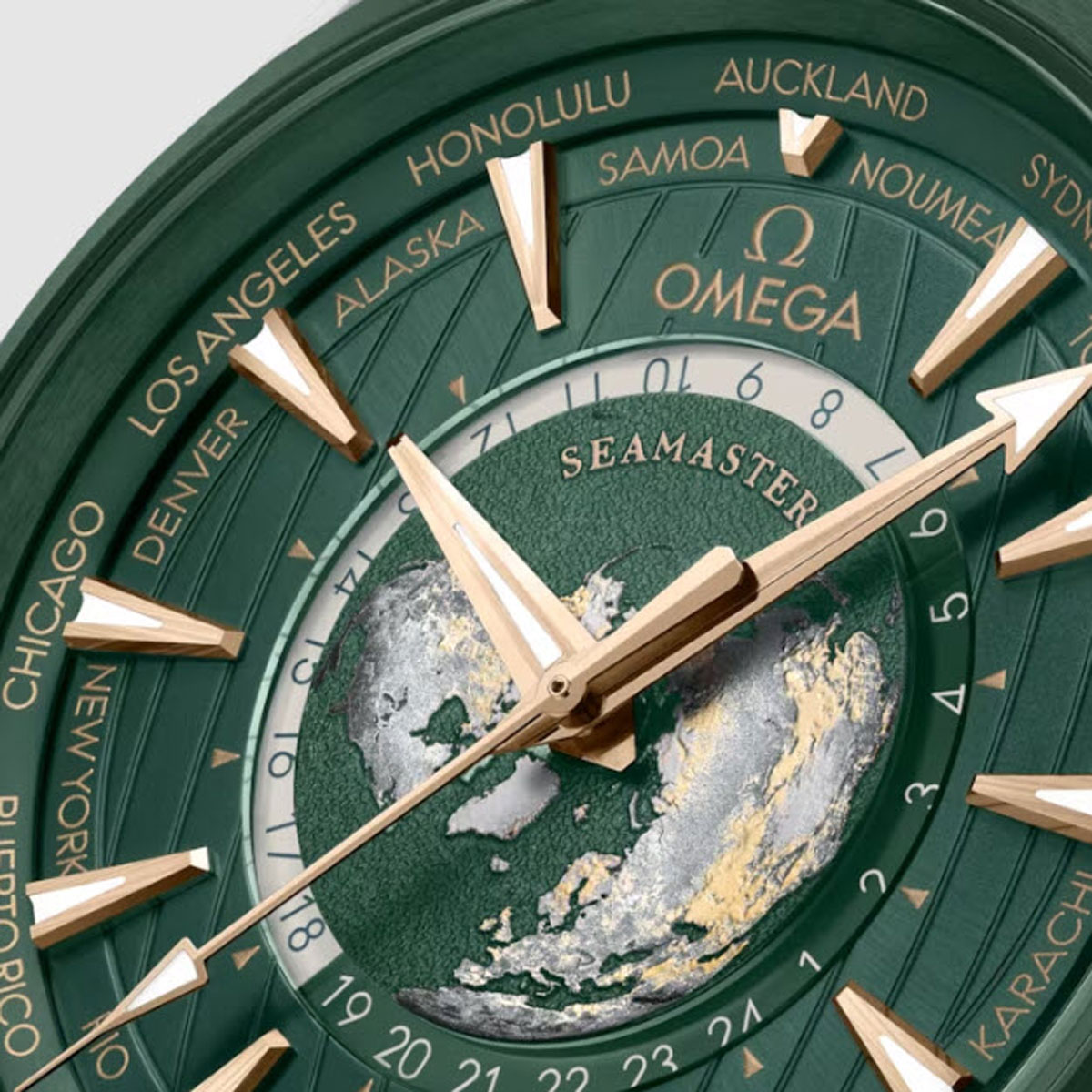 Omega Seamaster Aqua Terra 150m Co-Axial Master Chronometer GMT WorldTimer 43mm Watch, Green Dial