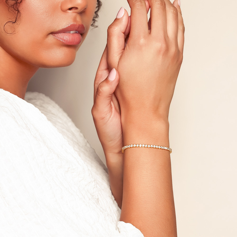 Round Diamond 4 Prong Tennis Bracelet in Yellow Gold, 7