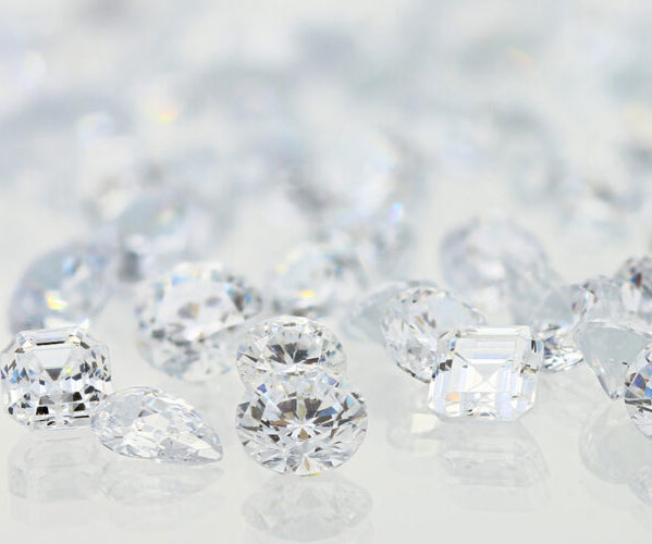 Comparing Lab-Grown & Natural Diamonds