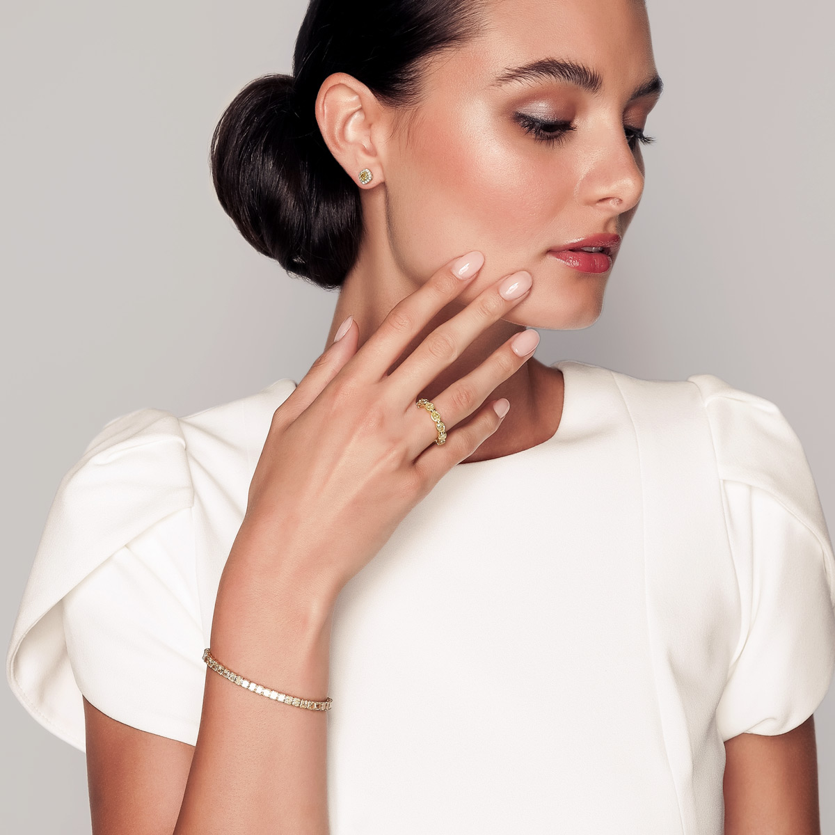 Radiant Cut Yellow Diamond Tennis Bracelet in Yellow Gold, 7.25