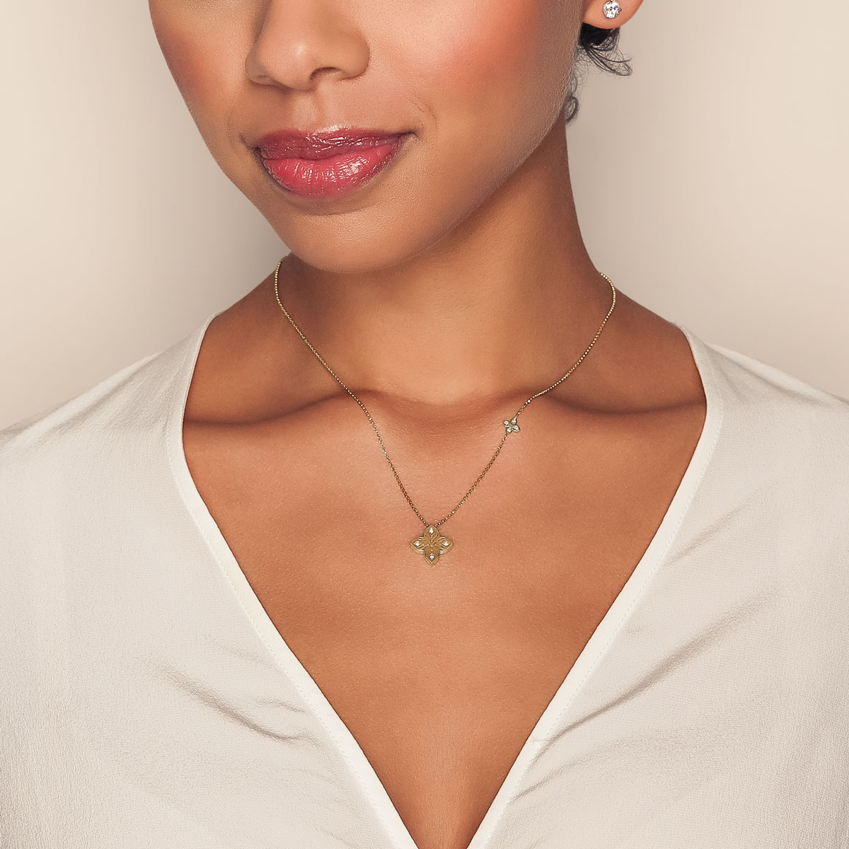 Roberto Coin Arabesque Diamond Medium Flower Pendant in Yellow Gold