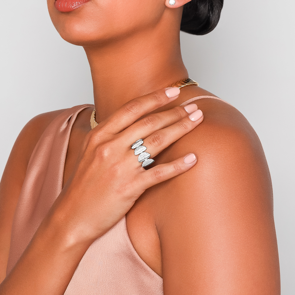 Vhernier Eclisse Endless Diamond Pavé Half Moon Ring in White Gold