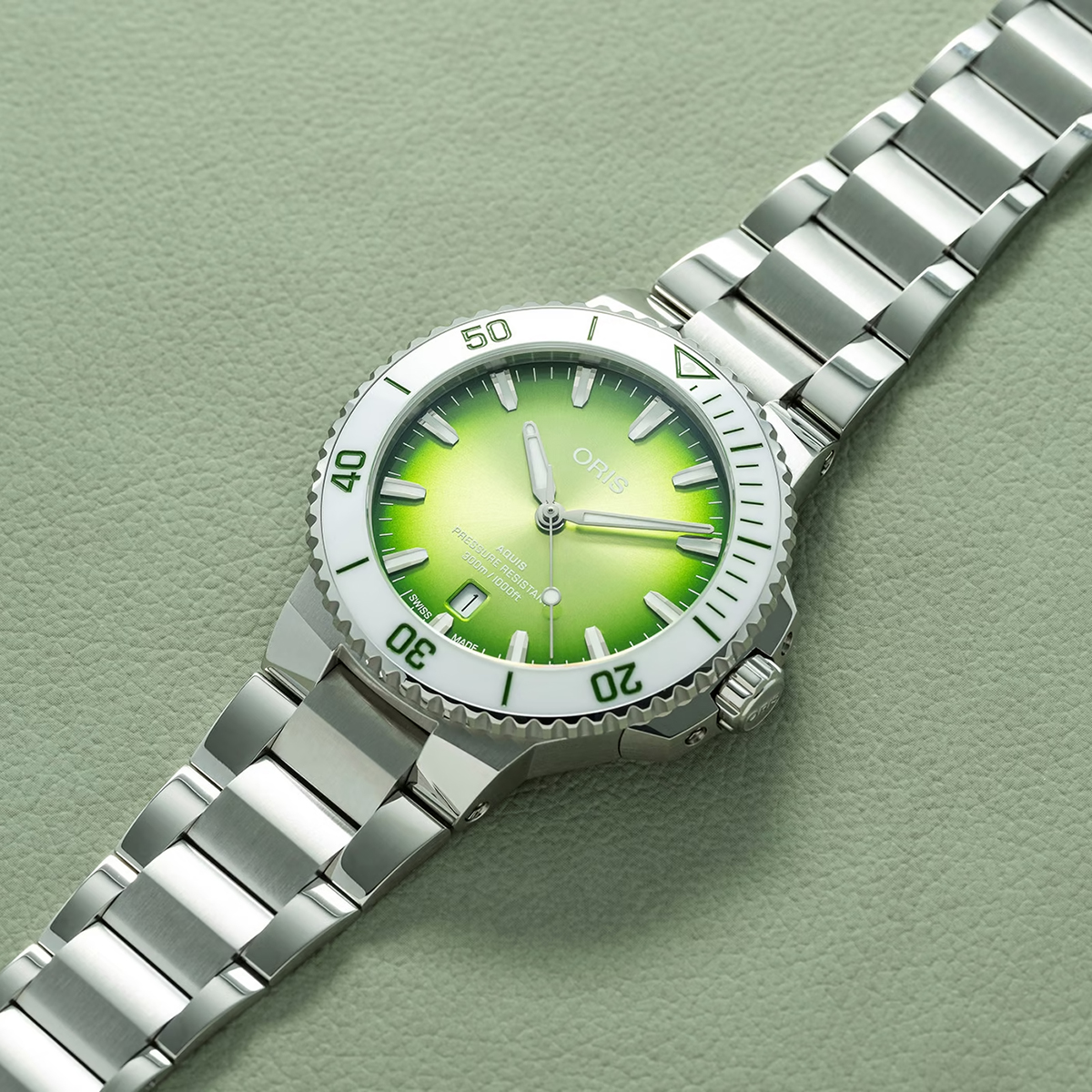 Oris Aquis Date Taste Of Summer 41.5mm Watch, Green Dial