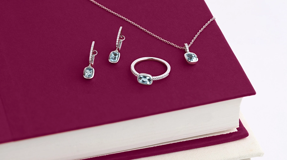 Shop Graduation Gifts