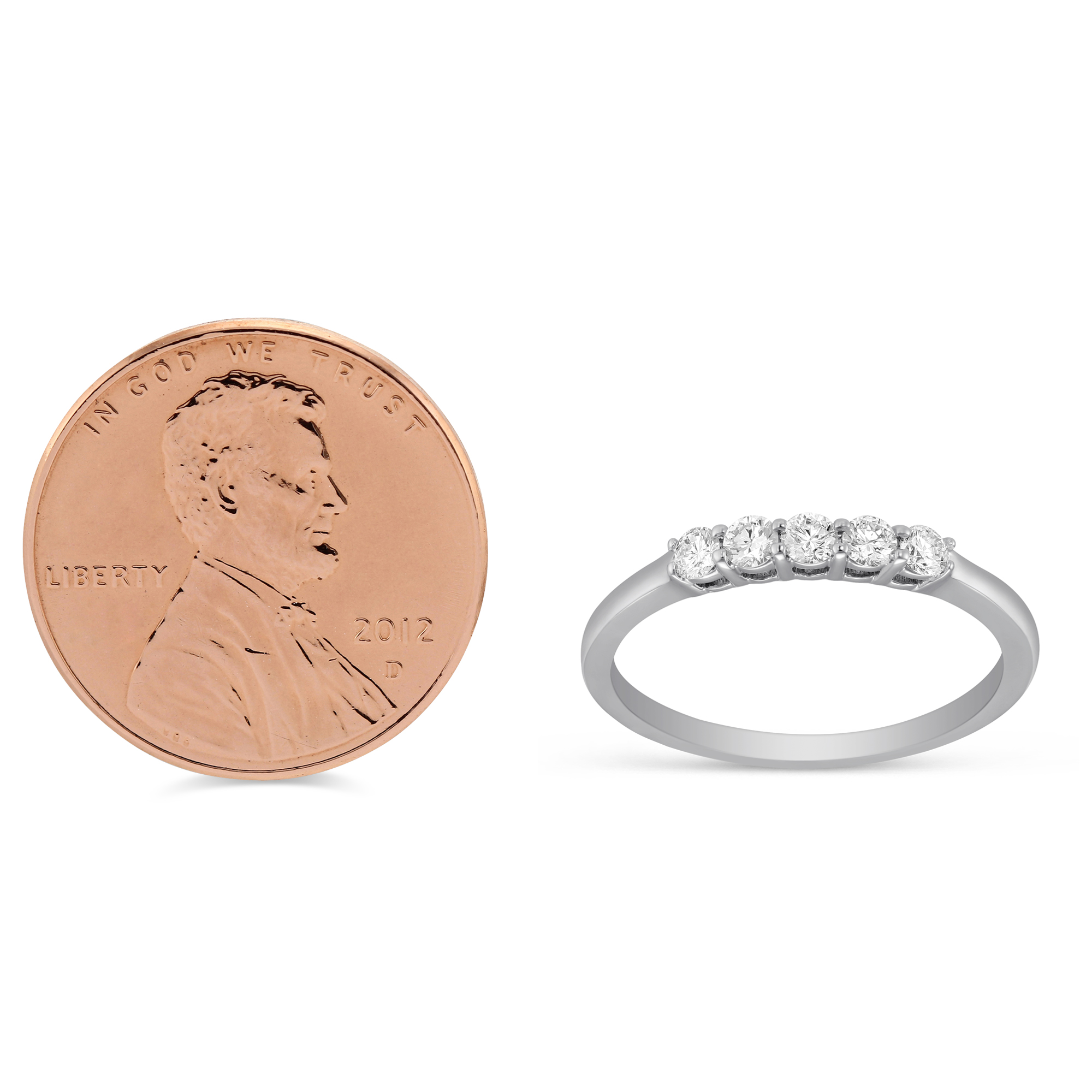18K White Gold Five Diamond Wedding Band, 0.25cttw